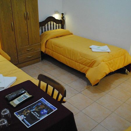Hotel Romi Κολονία ντε Σακραμεντο Εξωτερικό φωτογραφία